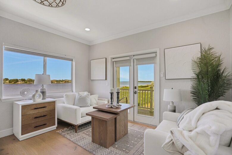 Driftwood Dreams Waterfront Retreat with Pool and Game Room - Palm Harbor, Florida