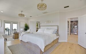 Driftwood Dreams Waterfront Retreat with Pool and Game Room - Palm Harbor, Florida