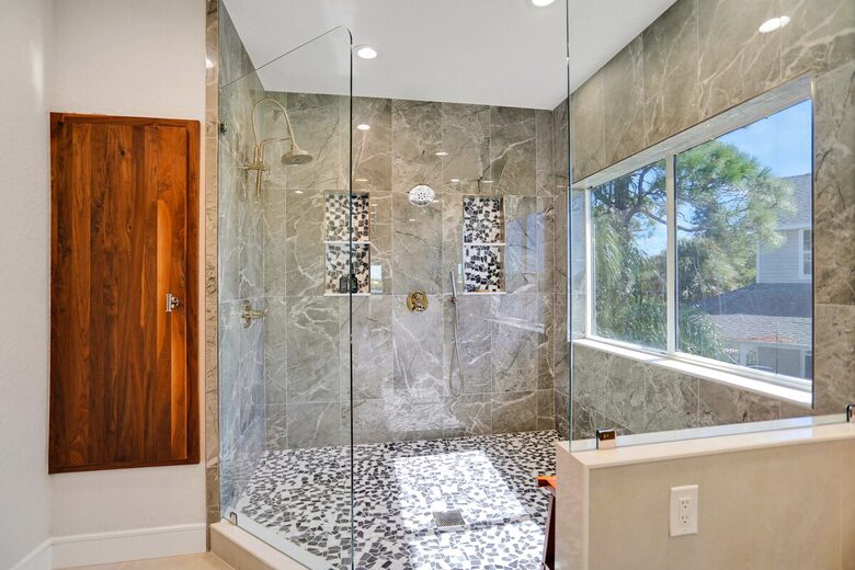 Driftwood Dreams Waterfront Retreat with Pool and Game Room - Palm Harbor, Florida