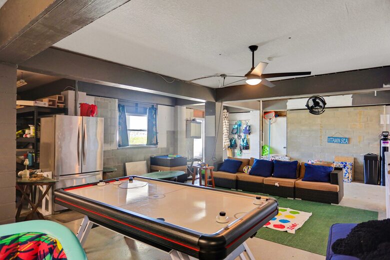 Driftwood Dreams Waterfront Retreat with Pool and Game Room - Palm Harbor, Florida