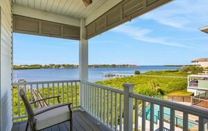 Driftwood Dreams Waterfront Retreat with Pool and Game Room - Palm Harbor, Florida