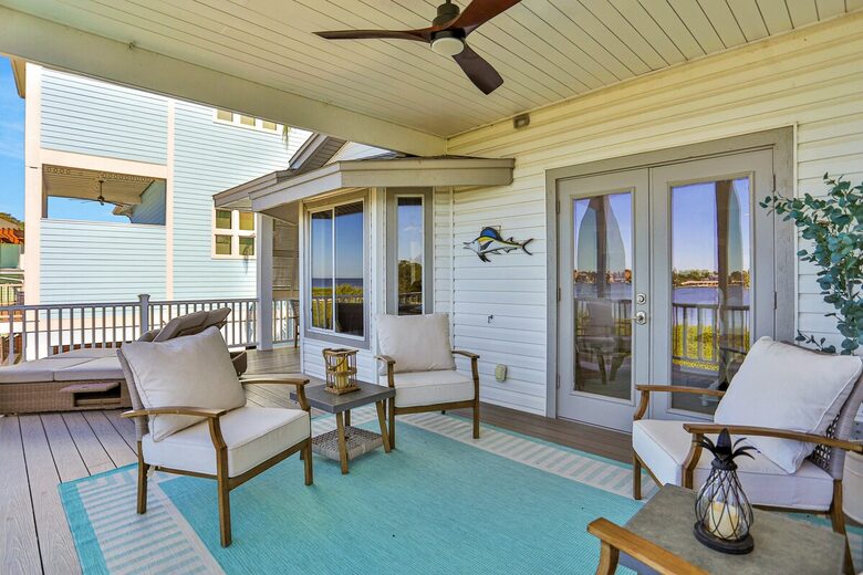 Driftwood Dreams Waterfront Retreat with Pool and Game Room - Palm Harbor, Florida