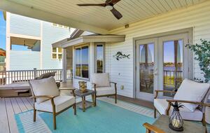 Driftwood Dreams Waterfront Retreat with Pool and Game Room - Palm Harbor, Florida