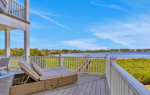Driftwood Dreams Waterfront Retreat with Pool and Game Room - Palm Harbor, Florida
