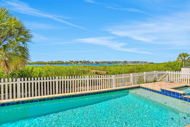 Driftwood Dreams Waterfront Retreat with Pool and Game Room - Palm Harbor, Florida