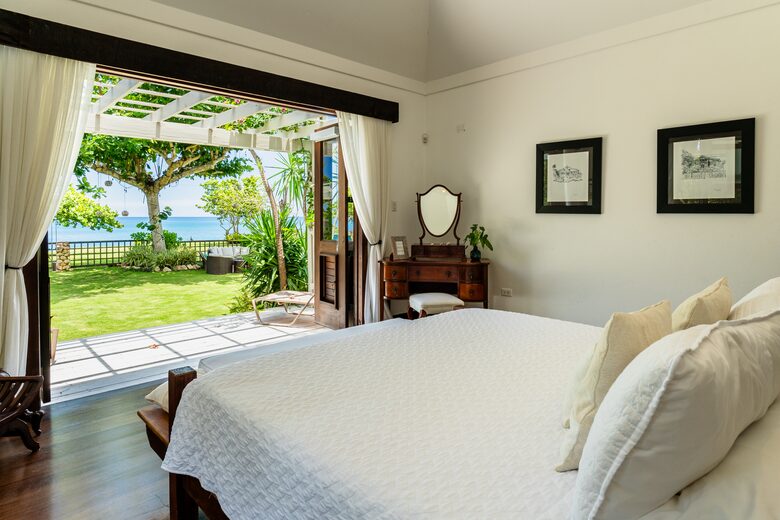 Luxurious Ocean Front Villa - Brown Shuggah (Ocho Rios) - Llandovery Estate, Jamaica