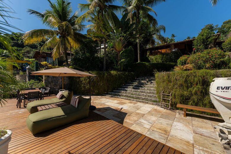 A Grand Waterfront Estate on Angra’s Enchanting Costa Verde - Angra dos Reis, Brazil
