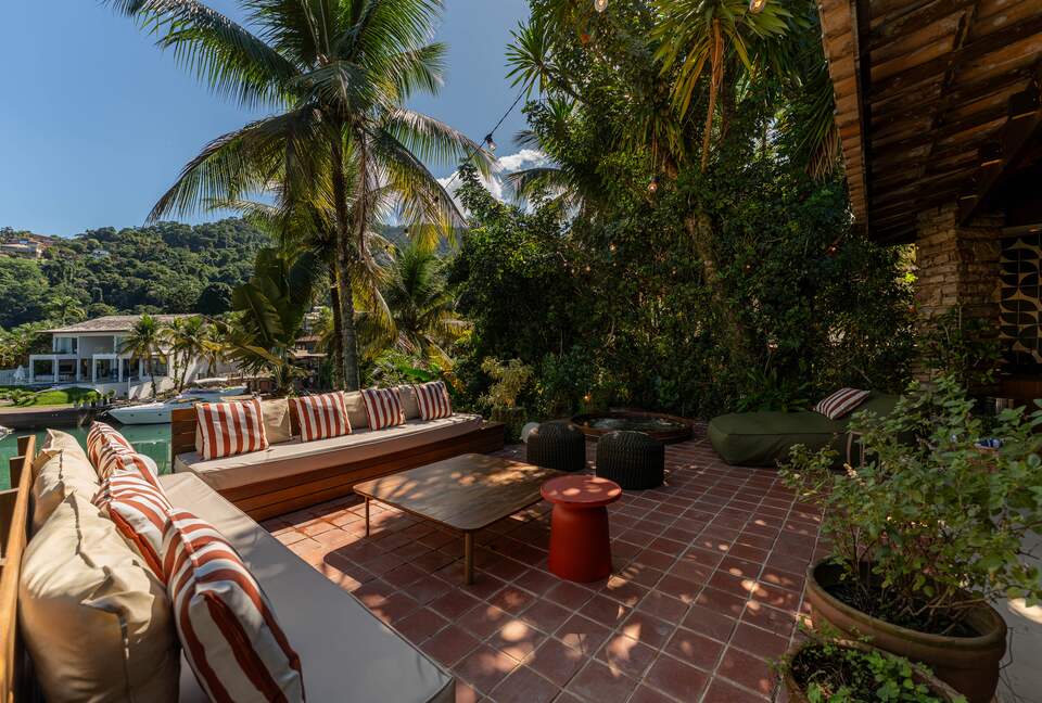 A Grand Waterfront Estate on Angra’s Enchanting Costa Verde - Angra dos Reis, Brazil