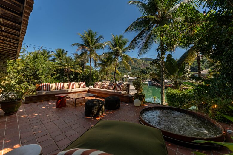 A Grand Waterfront Estate on Angra’s Enchanting Costa Verde - Angra dos Reis, Brazil