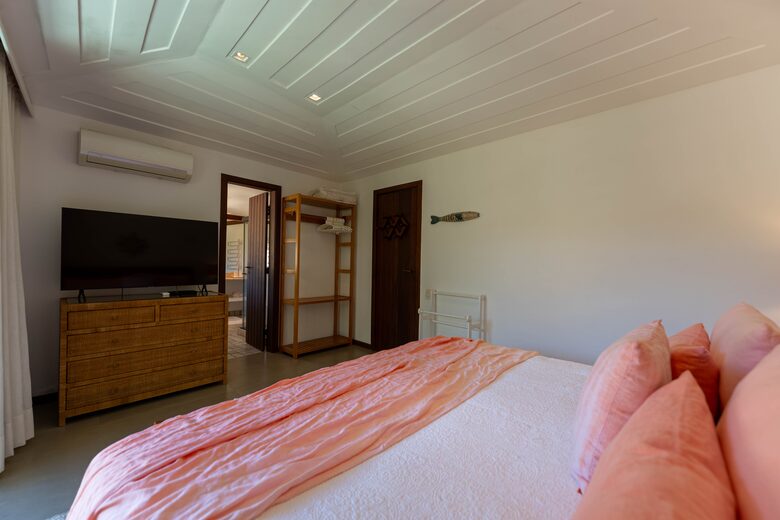 A Grand Waterfront Estate on Angra’s Enchanting Costa Verde - Angra dos Reis, Brazil