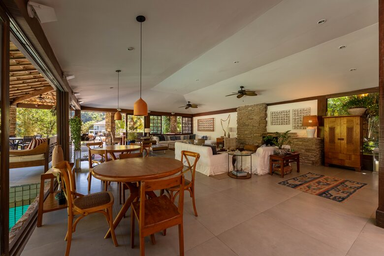 A Grand Waterfront Estate on Angra’s Enchanting Costa Verde - Angra dos Reis, Brazil