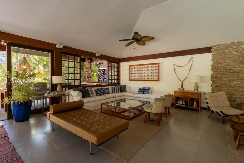 A Grand Waterfront Estate on Angra’s Enchanting Costa Verde - Angra dos Reis, Brazil