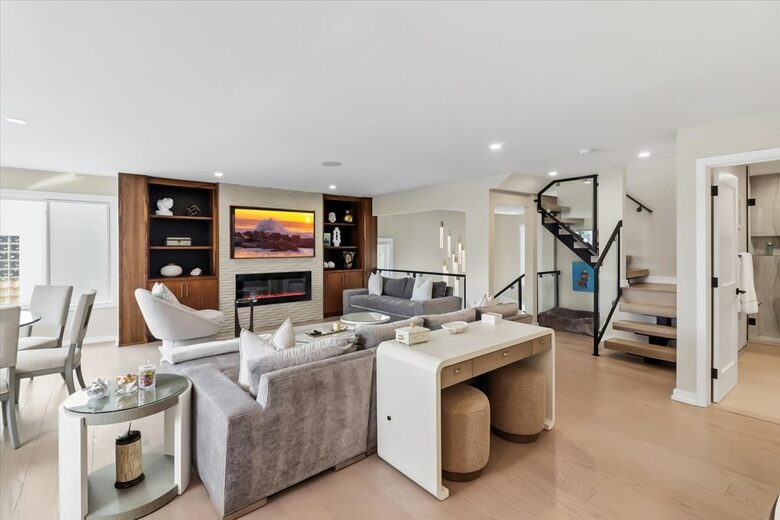 Margate Bayfront Home with Private Dock - Margate City, New Jersey