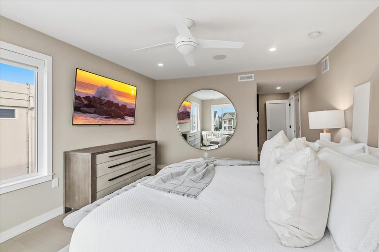 Margate Bayfront Home with Private Dock - Margate City, New Jersey