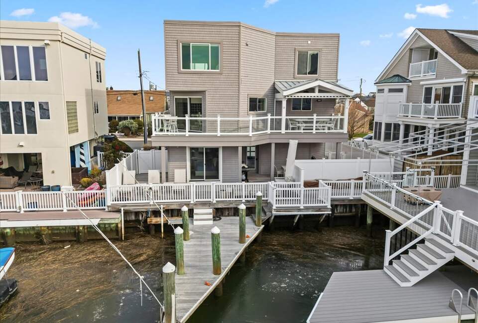 Margate Bayfront Home with Private Dock - Margate City, New Jersey