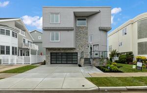 Margate Bayfront Home with Private Dock - Margate City, New Jersey