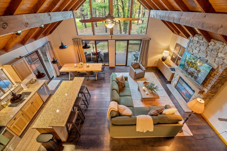 Pinetop Lakes Golf Chalet with Firepit Deck - Pinetop, Arizona