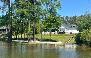 Lake Murray Retreat with Pool and Hot Tub - Irmo, South Carolina