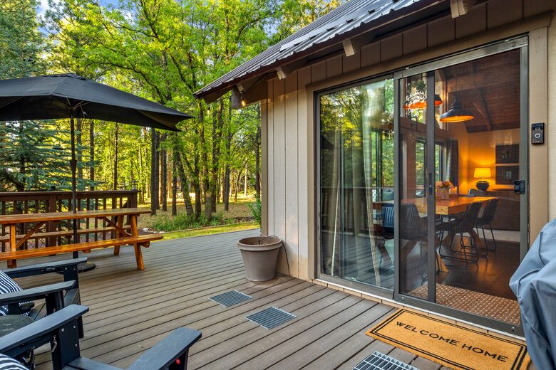 Pinetop Lakes Golf Chalet with Firepit Deck - Pinetop, Arizona