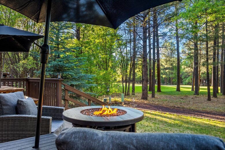 Pinetop Lakes Golf Chalet with Firepit Deck - Pinetop, Arizona