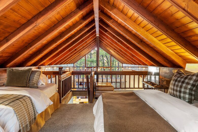 Pinetop Lakes Golf Chalet with Firepit Deck - Pinetop, Arizona