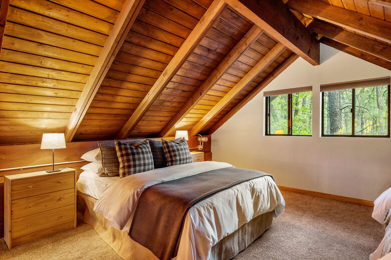 Pinetop Lakes Golf Chalet with Firepit Deck - Pinetop, Arizona