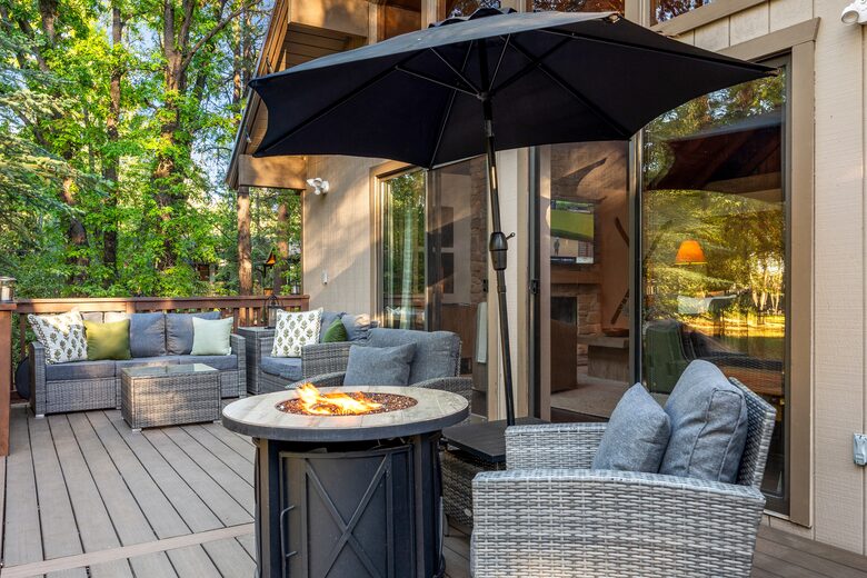 Pinetop Lakes Golf Chalet with Firepit Deck - Pinetop, Arizona