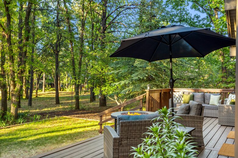 Pinetop Lakes Golf Chalet with Firepit Deck - Pinetop, Arizona