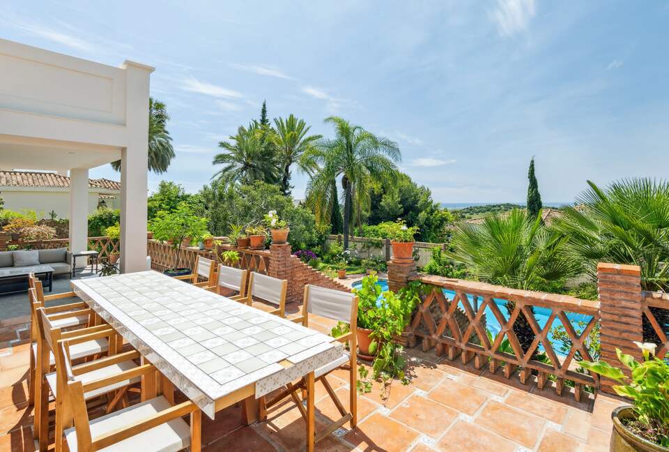 Elegant Six Bedroom Villa near Marbella and Estepona - Benahavis, Spain