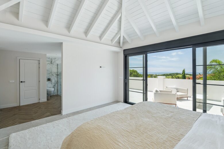 Elegant Six Bedroom Villa near Marbella and Estepona - Benahavis, Spain