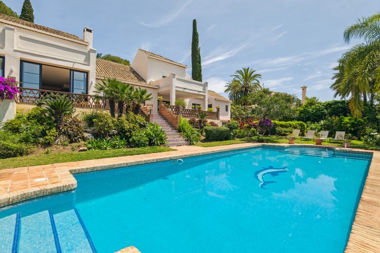 Elegant Six Bedroom Villa near Marbella and Estepona - Benahavis, Spain