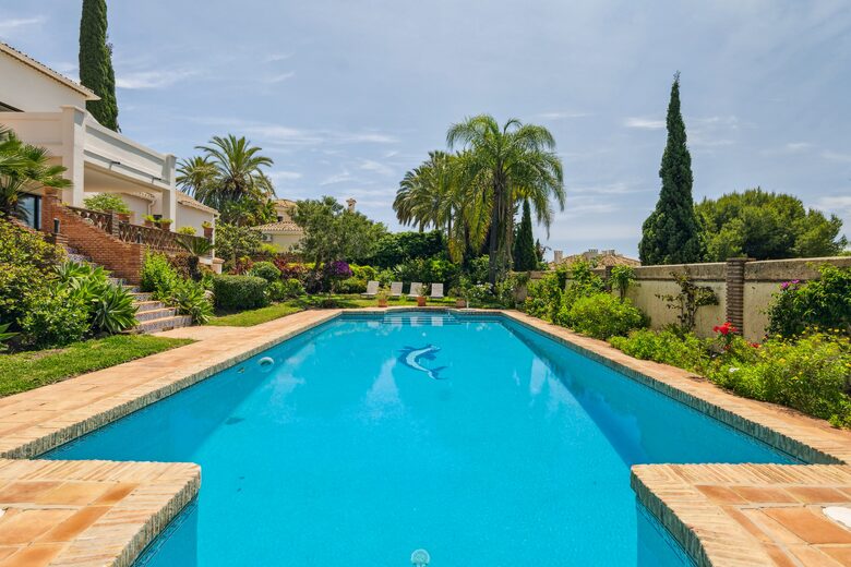 Elegant Six Bedroom Villa near Marbella and Estepona - Benahavis, Spain