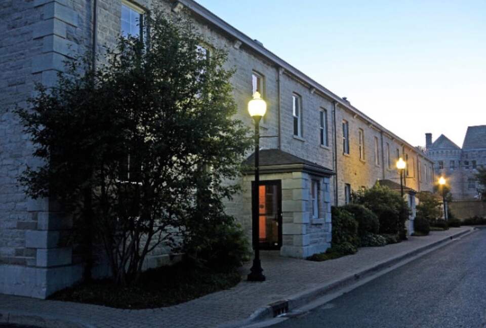 Historic Limestone Loft in Downtown Kingston - Kingston, Canada