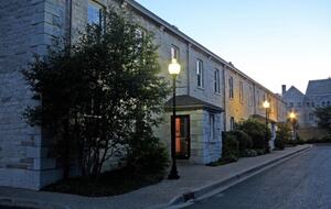 Historic Limestone Loft in Downtown Kingston - Kingston, Canada