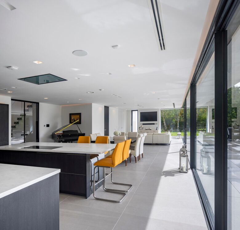Sophisticated Countryside Estate with Private Par-3 - Knutsford, United Kingdom