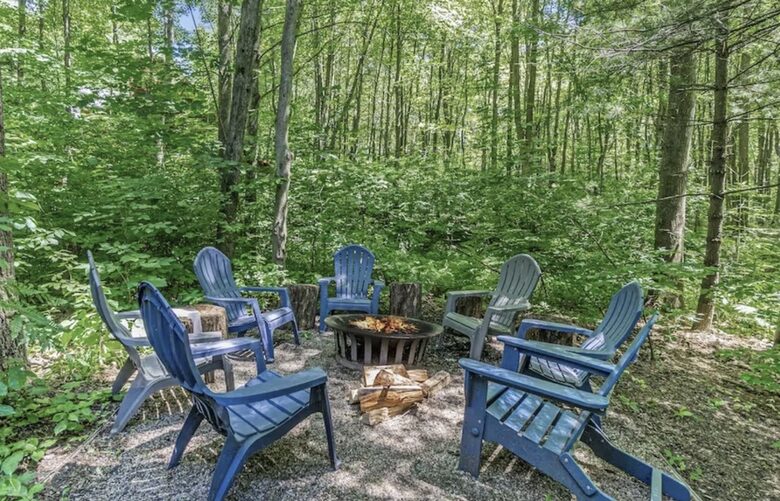 Saugatuck Log Home with Private Lake Access - Saugatuck, Michigan