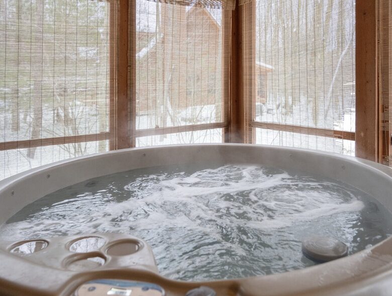 Saugatuck Log Home with Private Lake Access - Saugatuck, Michigan