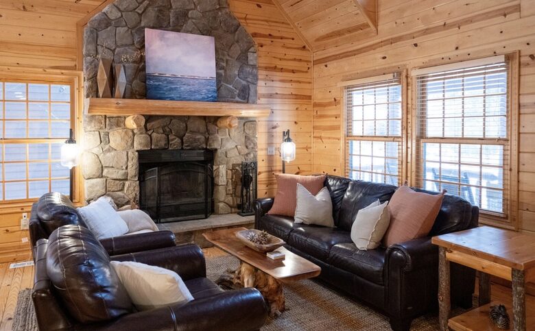 Saugatuck Log Home with Private Lake Access - Saugatuck, Michigan