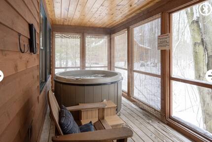 Saugatuck Log Home with Private Lake Access - Saugatuck, Michigan