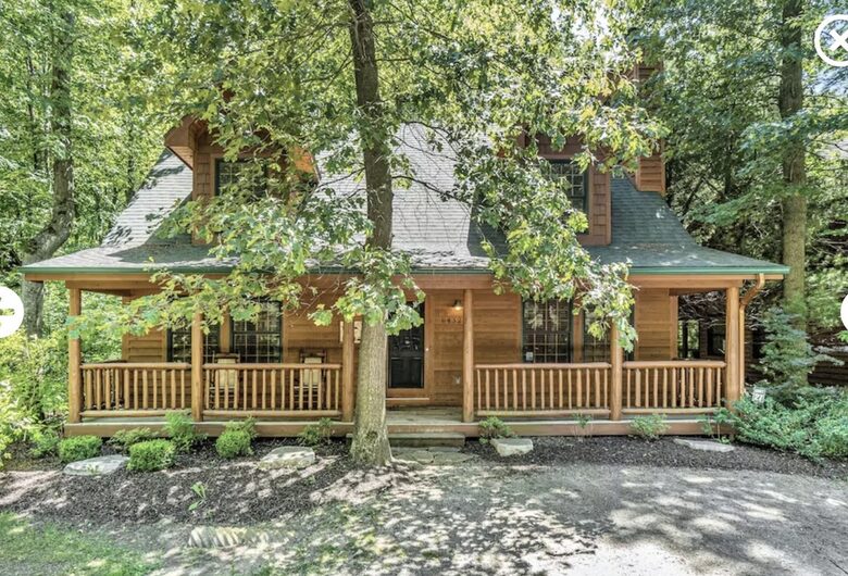 Saugatuck Log Home with Private Lake Access - Saugatuck, Michigan