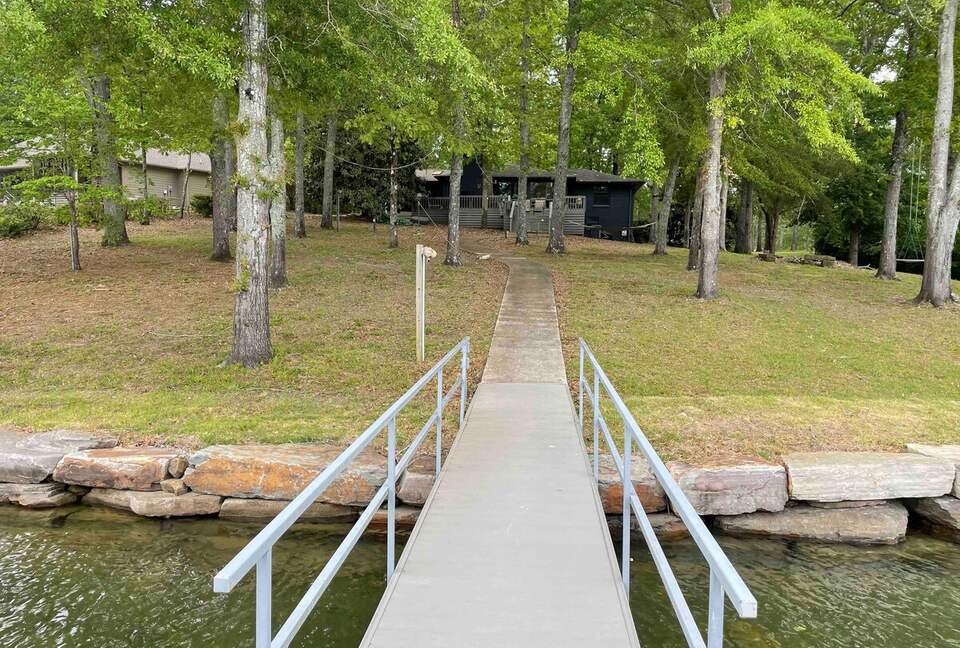 Smith Lake Waterfront Retreat near Duncan Bridge Marina - Jasper, Alabama
