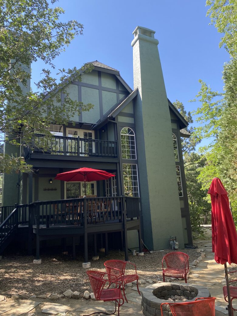 Lake Arrowhead Fireside Gathering Lodge - Lake Arrowhead, California