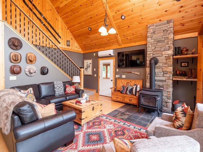 Year-Round Sunday River Escape with Pool & Mountain Views - Newry, Maine