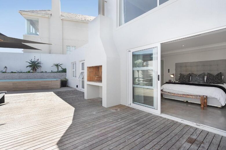 Oceanfront Cape Town Residence with Table Mountain Views - Blouberg, South Africa