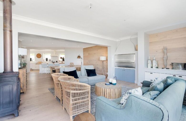Oceanfront Cape Town Residence with Table Mountain Views - Blouberg, South Africa