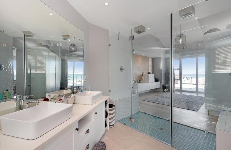 Oceanfront Cape Town Residence with Table Mountain Views - Blouberg, South Africa