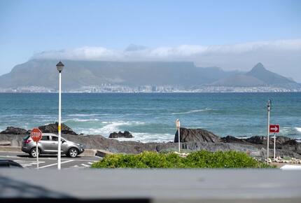 Oceanfront Cape Town Residence with Table Mountain Views - Blouberg, South Africa