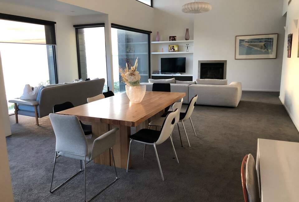 Burleigh Beachfront Apartment with Headland Views - Gold Coast, Australia