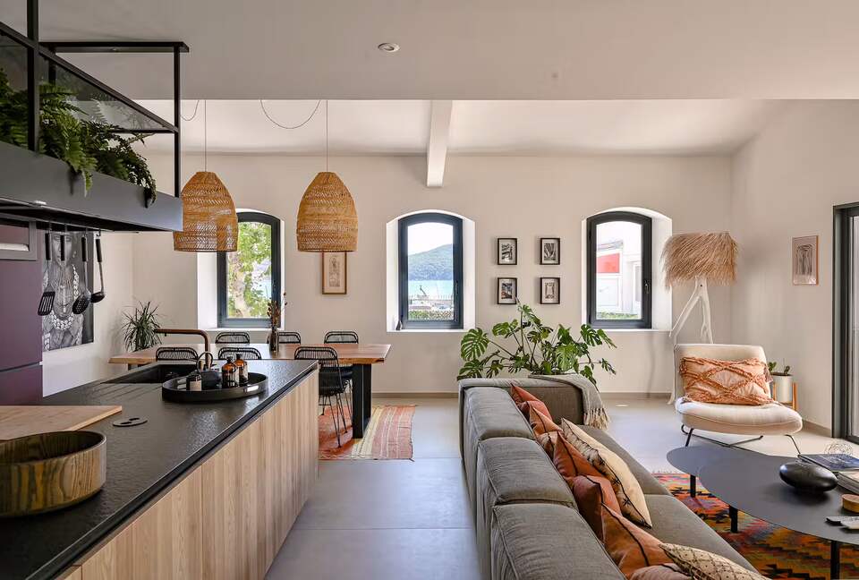 Sea View Townhouse on the Port of Les Lecques - Saint-Cyr-sur-Mer, France