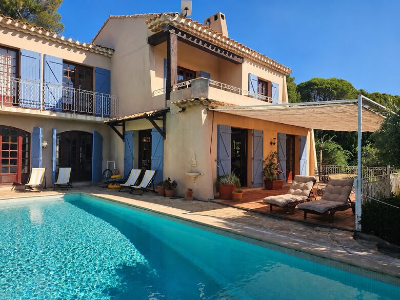 Elegant Cassis Retreat with Pool and Terraces - Cassis, France